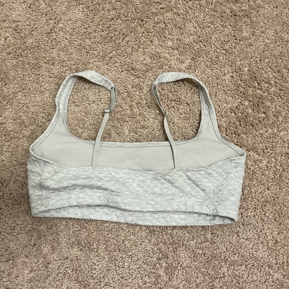Gilly Hicks Gray quilted Sports Bra with Adjustable Straps size L - Picture 3 of 5